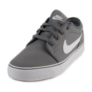 NIKE Men’s Toki Low Sneakers Gray 8